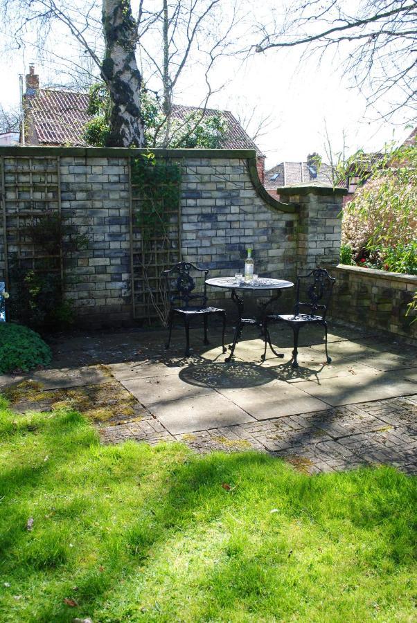 Melton Guest House York Esterno foto