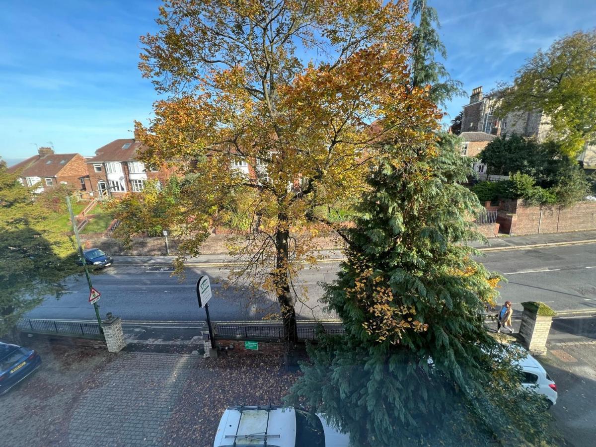 Melton Guest House York Esterno foto